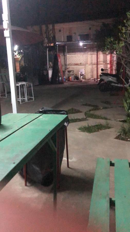 Vernice Backpacker Hostel Vientiane Exterior foto