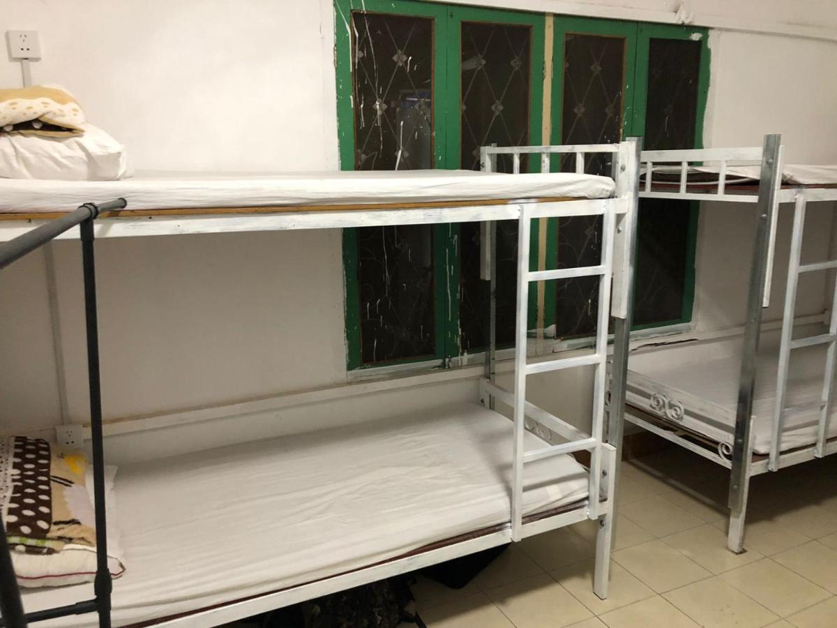 Vernice Backpacker Hostel Vientiane Exterior foto